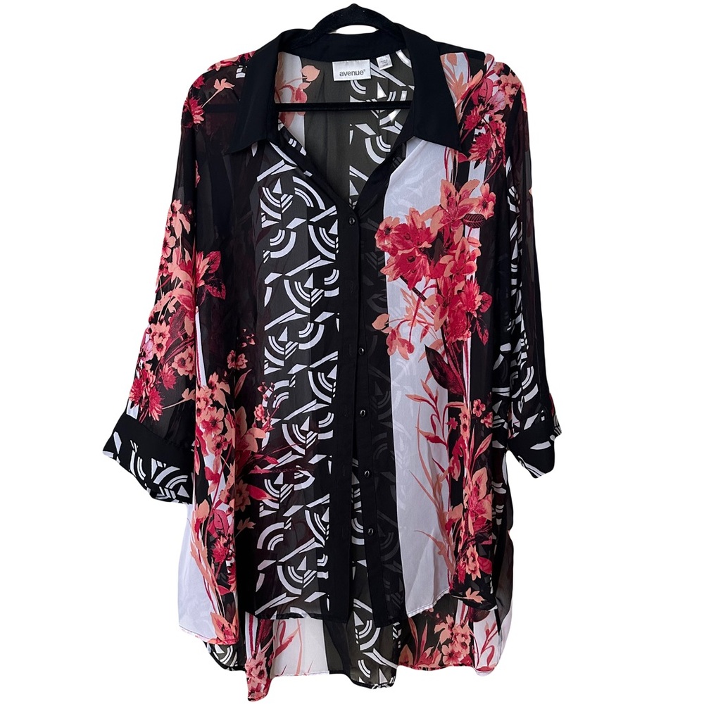 Avenue 26/28 Floral Button Down Blouse